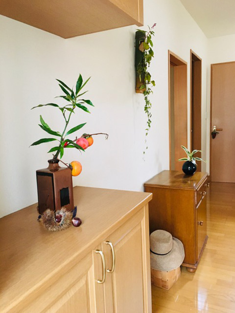 お出迎え〈玄関にて〉